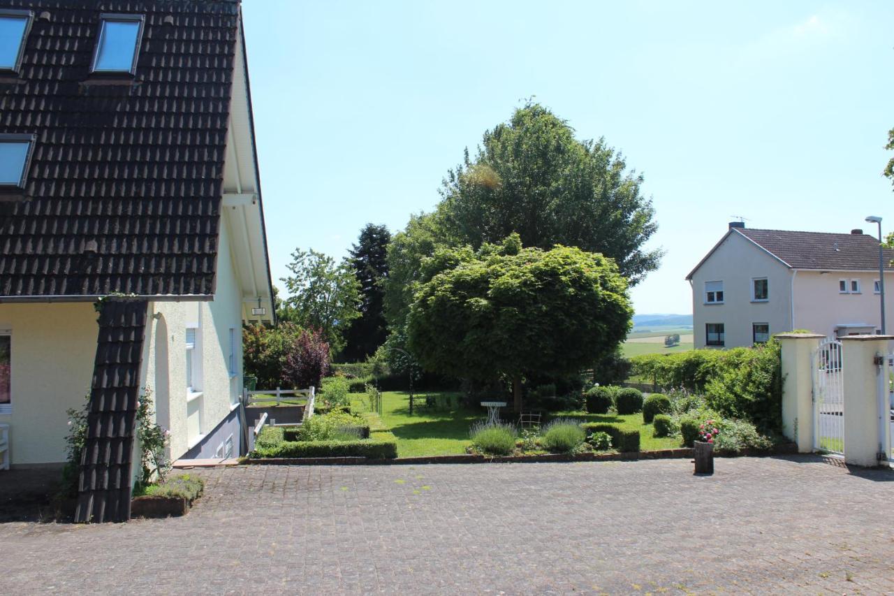 Ferienwohnung Nett ブランケンハイム エクステリア 写真
